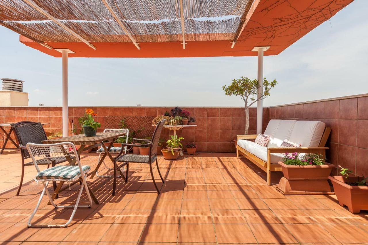 Apartamento Ático con piscina, gran terraza, AC, 2 hab Mairena del Aljarafe Exterior foto