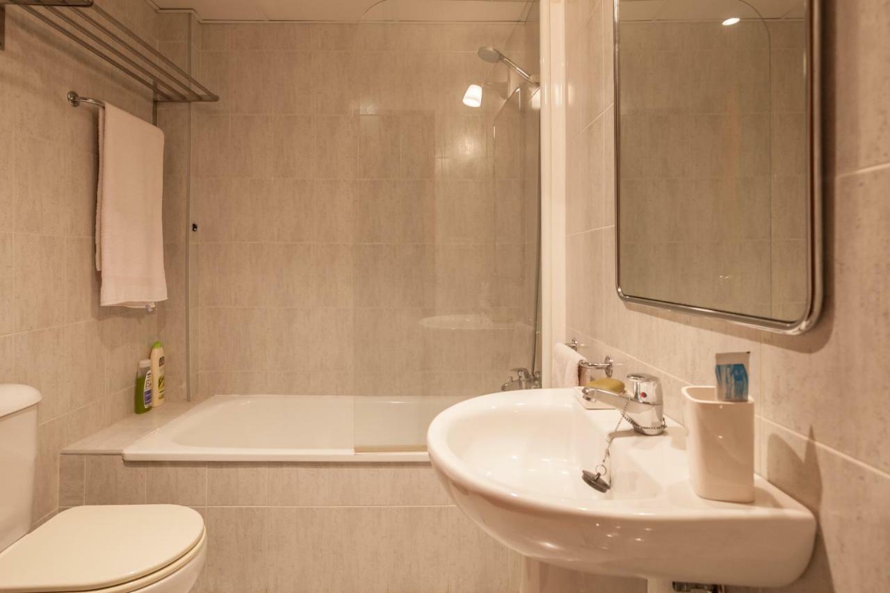 Apartamento Ático con piscina, gran terraza, AC, 2 hab Mairena del Aljarafe Exterior foto