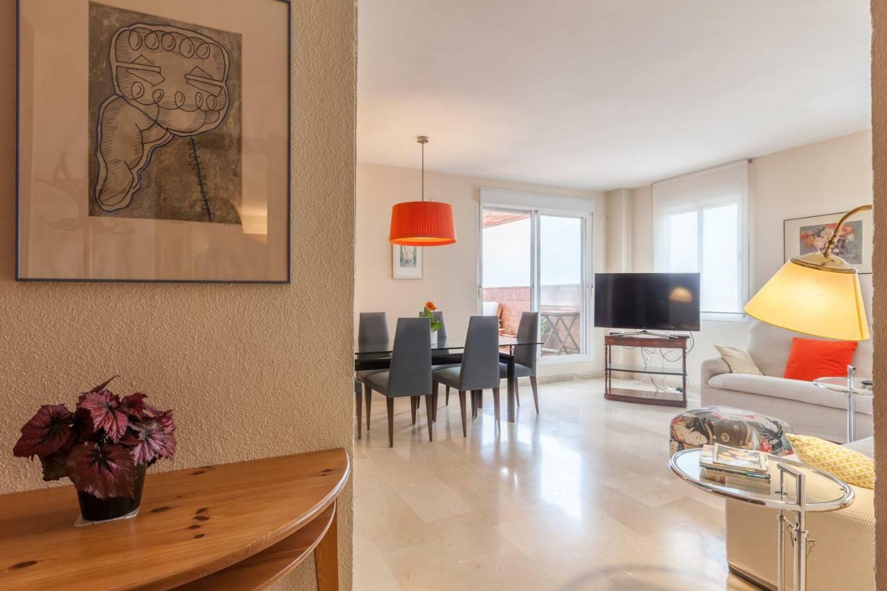 Apartamento Ático con piscina, gran terraza, AC, 2 hab Mairena del Aljarafe Exterior foto